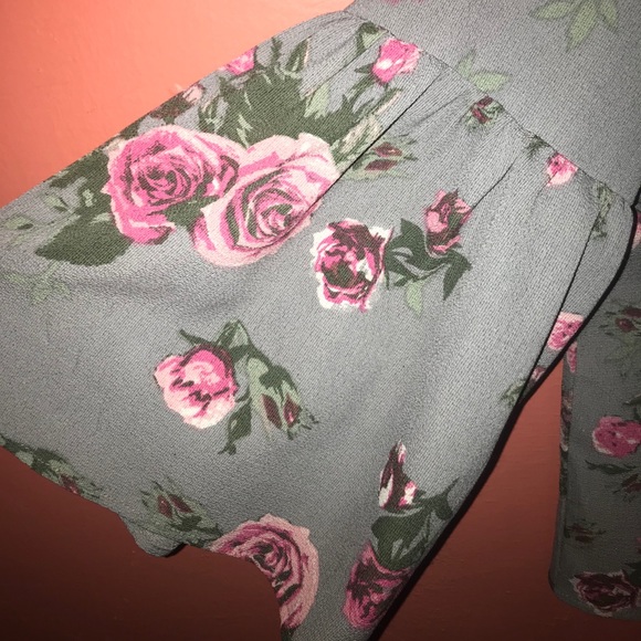 Blouse - Picture 2 of 3